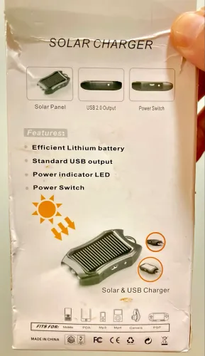 Carregador de celular por Energia Solar com lanterna