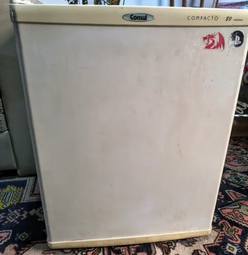 Frigobar Consul 80l compacto 60x48x48cm