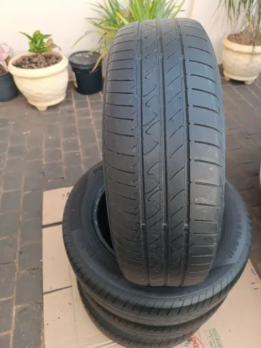 Pneus 185/65R15