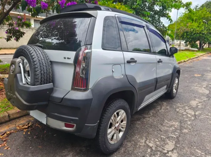 Fiat Idea Adv./ Adv.lock.dualogic 1.8 Flex 5P 2011
