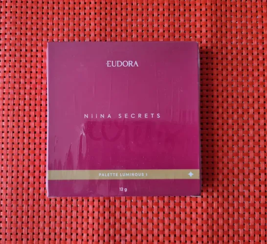 Paleta Niina Secrets Luminous 1 lacrada!!