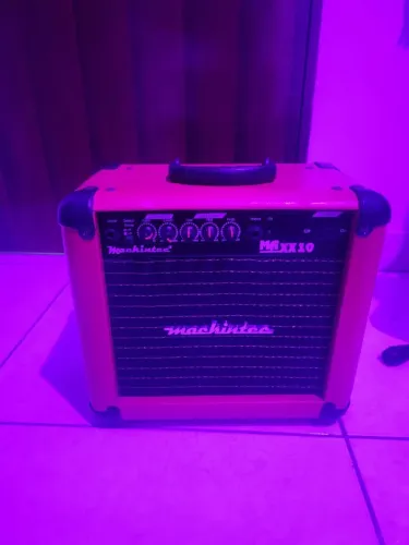 Cubo Amplificador de Guitarra Mackintec Maxx10