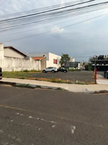 Terreno de esquina, 400m², bairro Granada - entre Rua Cactus e Mata dos Pinhais