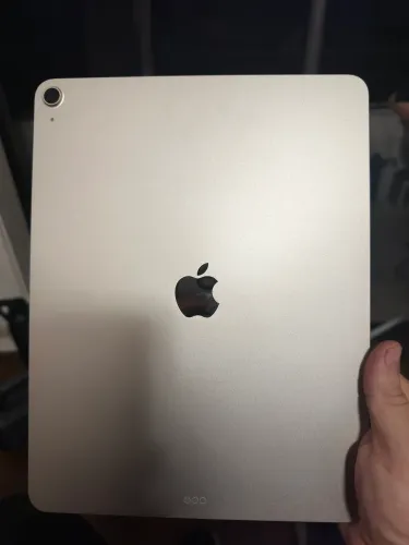 Vendo iPad Air m3 128gb de 13 polegadas, na garantia