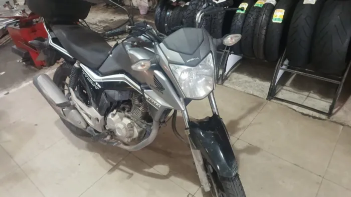 Honda Titan Flexone edição especial 40 anos