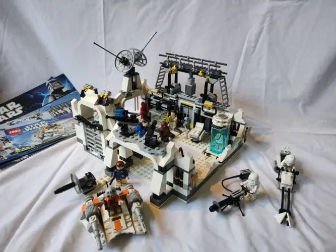 Lego Starwars - Hoth Echo Base + Snowspeeder Series 2