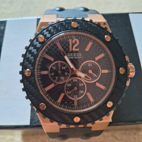 Relógio Guess Estilo Hublot