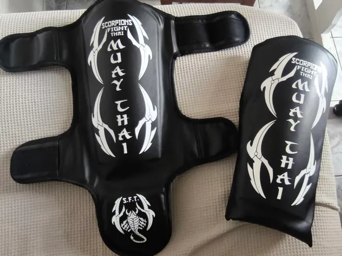 Caneleira Muay Thai