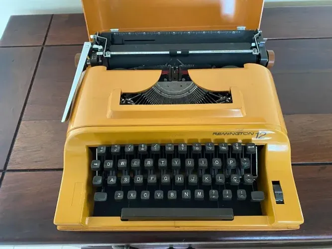 MÁQUINA DE ESCREVER SPERRY REMINGTON 12 ? VINTAGE