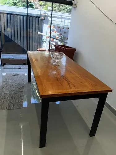 Mesa de peroba
