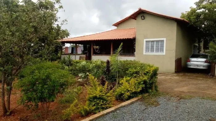 Sitio de 3.000m², casa, piscina e reservatório, Serra do Cipó.