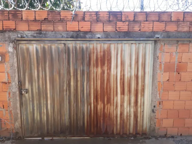 Pintor de portão.