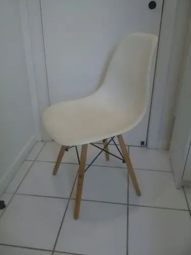 Cadeira de jantar Eiffel branca