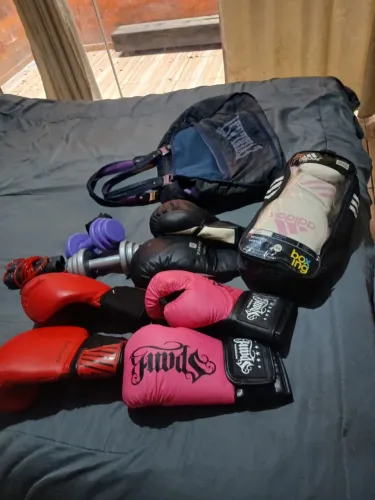Kit Muay Thai luvas, bolsa, corda, bandagem, peso ...