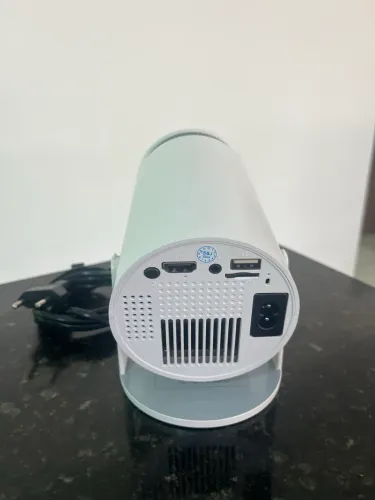 PROJETOR E TELA 