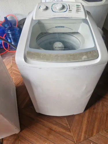 Máquina de lavar Electrolux 10kg turbo capacidade funciona perfeitamente. Novo gama 