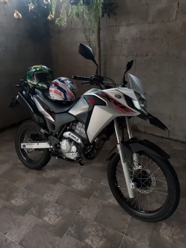 Xre 20 / 21 abs Prata