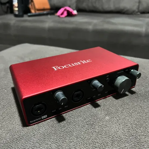Interface de áudio Focusrite 4i4 3ºgen