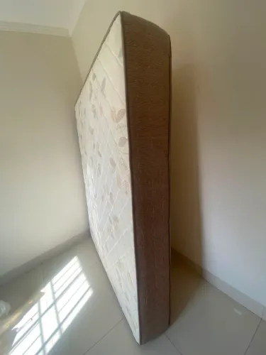 Colchão Queen (D65). Pouquíssimo utilizado. Adquirido esse ano.