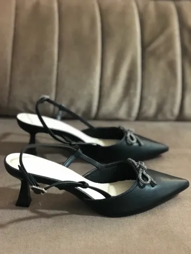 Vendo calçado slingback (chanel) da Comfort
