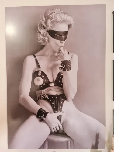 Quadro Madonna 40x60 erótica livro sex