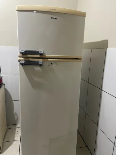 Vendo geladeira motivo da venda que estou voltando por meu estado