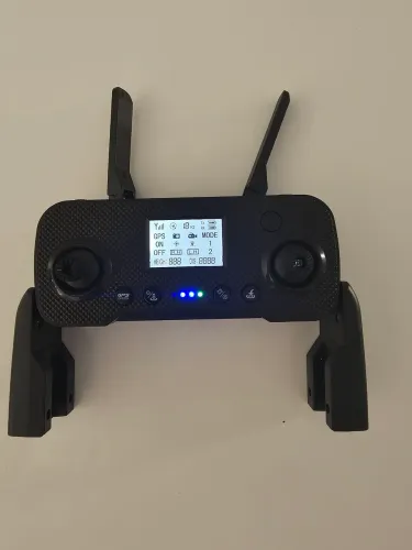 Vendo controle do drone l200