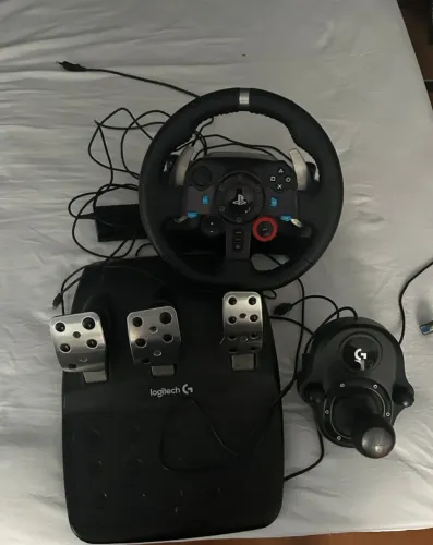Volante Logitech G29 Driving Force para PS5, PS4, PS3 e PC
