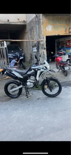 Xre 300 2018
