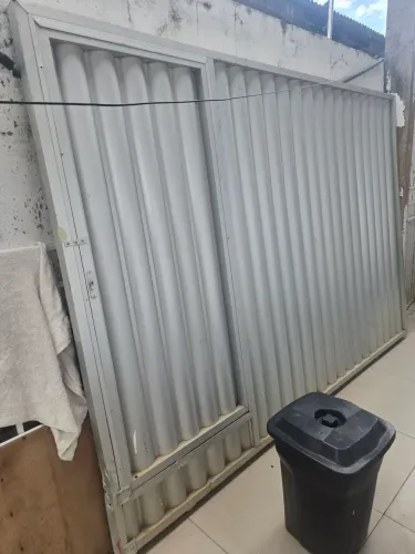 Vendo portão de Alumínio. 