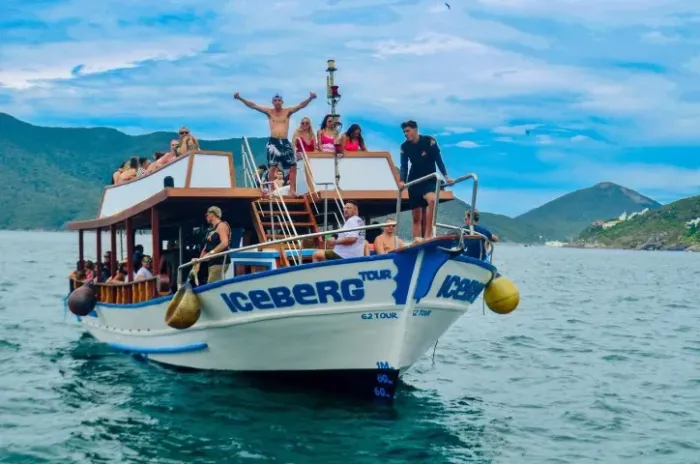 BARCO TURISMO 2 ANDARES 77 PAX - GRANDE PORTE