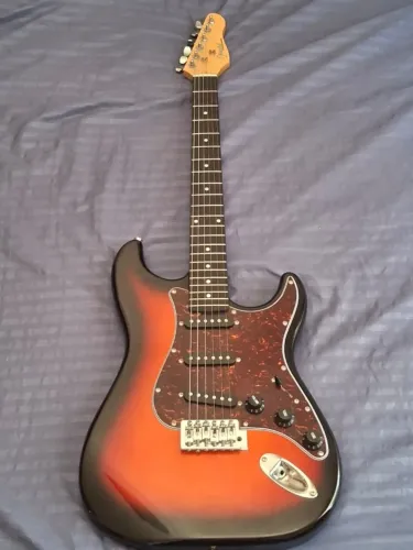 Guitarra Stratocaster Giannini G100 - 3TS/TT