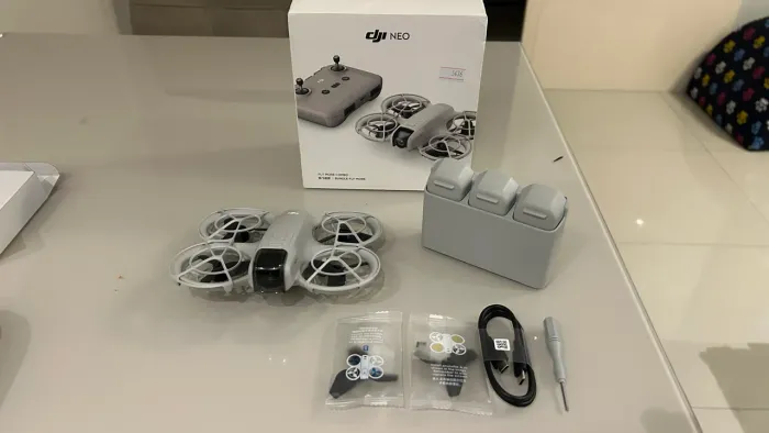 DJI NEO COMBO FLY MORE (SEM O CONTROLE)