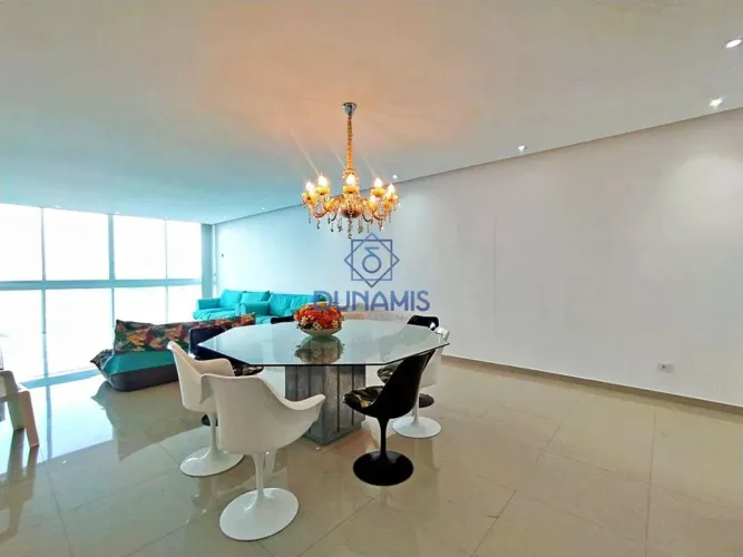 Apartamento à Venda em Pitangueiras, Guarujá - SP