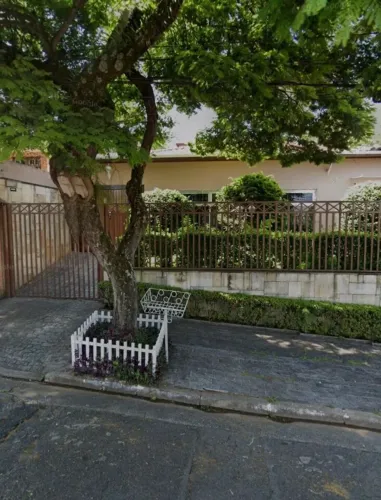 Casa térrea para alugar com 4 quartos 6 vagas e piscina próx ao Morumbi FL05