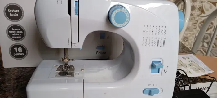 Máquina de costura Philips nova