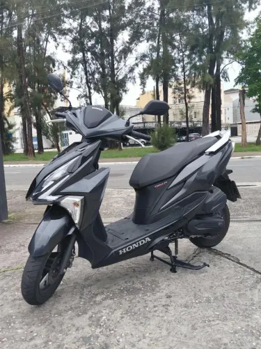 Honda Elite (baixo km)