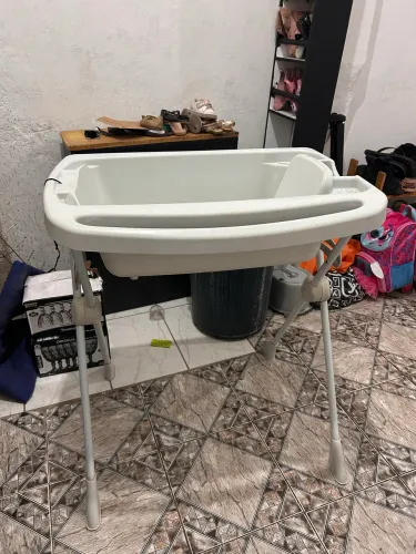 Banheira com suporte e almofada de banho