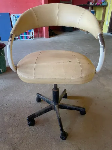 Cadeira de rodinhas giratória