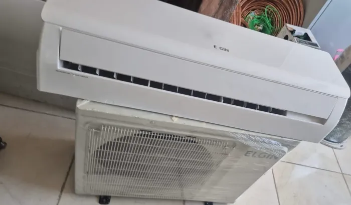 Vendo ar condicionado de 24 mil btus com garantia de 1 ano $2.300