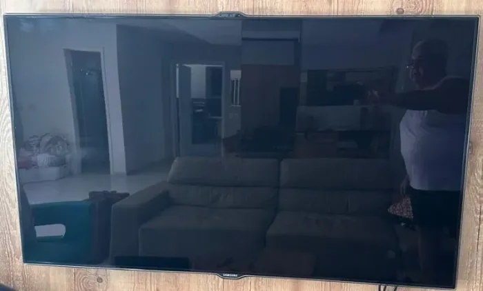 TV Samsung 55" UN55ES7000G - Smart 3D - funcionando