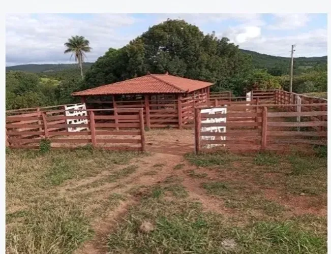 OPORTUNIDADE - SÍTIO / FAZENDINHA EM MONTES CLAROS - MG 