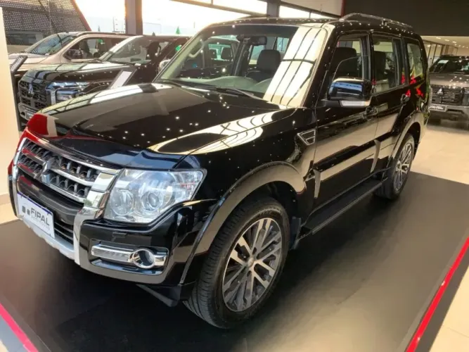 Mitsubishi Pajero HPE Full 3.2 4X4 T.i.dies. 5P AUT 2020