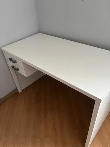 Escrivaninha Branca com duas gavetas, mesa de trabalho/estudos, impecável, IGUAL A NOVA!
