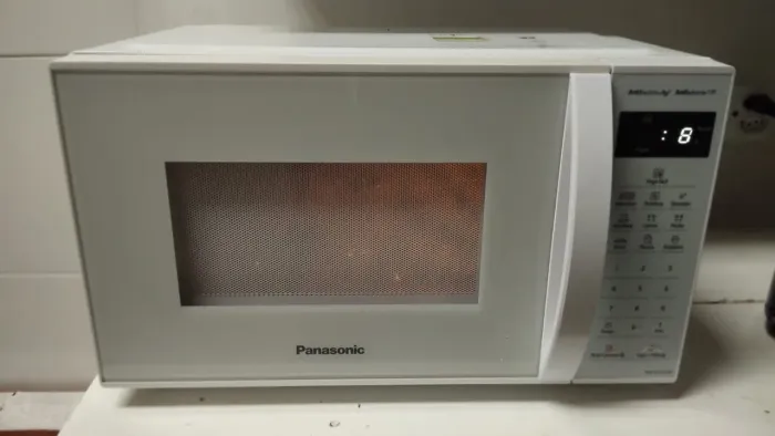 Microondas Panasonic NH-ST25LW em estado de novo 