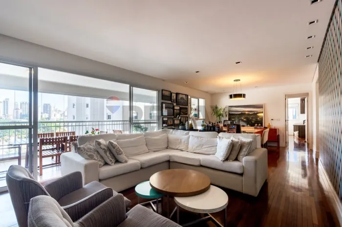Apartamento para venda em Barra Funda com 3 suítes e com 162m²