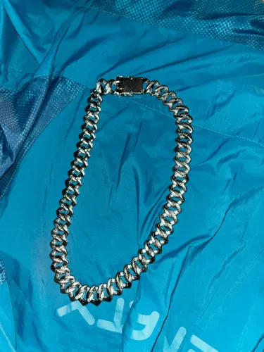 Ice cubam diamante corrente