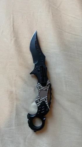 Karambit com Abertura Assistida, Ferramentas de Resgate e Lanterna