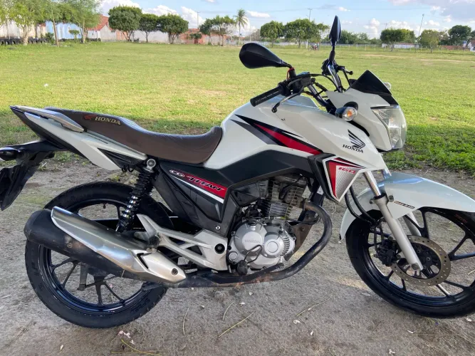 Titan 160 modelo 2016 edição especial