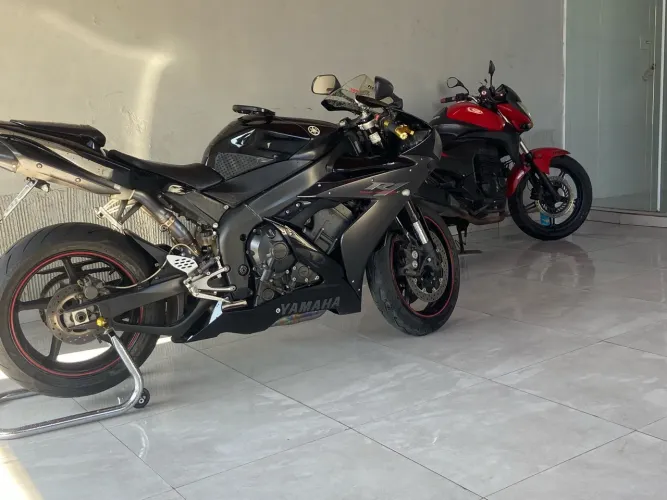 Moto yamaha r1